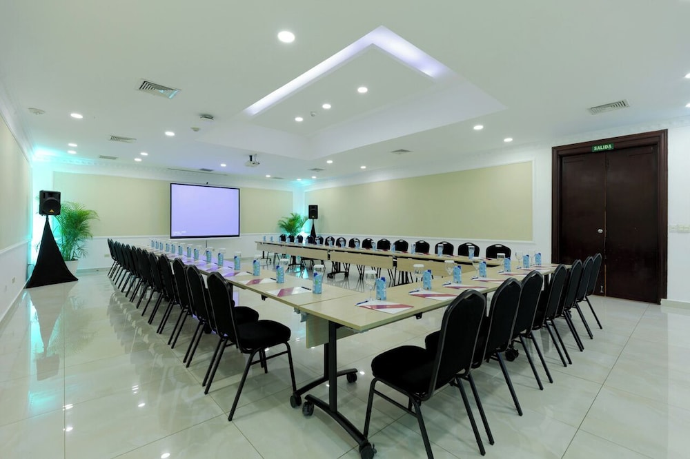 Dominican Fiesta Hotel — Hotel building in Santo Domingo, Distrito Nacional