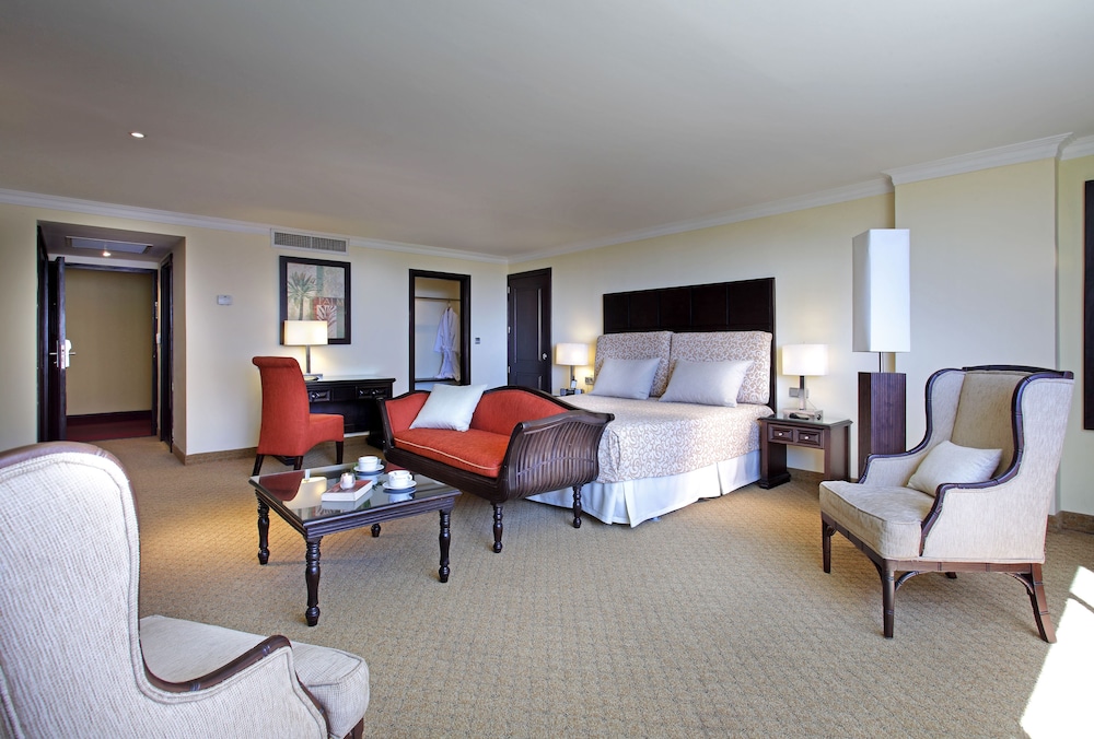 Dominican Fiesta Hotel — Hotel rooms in Santo Domingo, Distrito Nacional