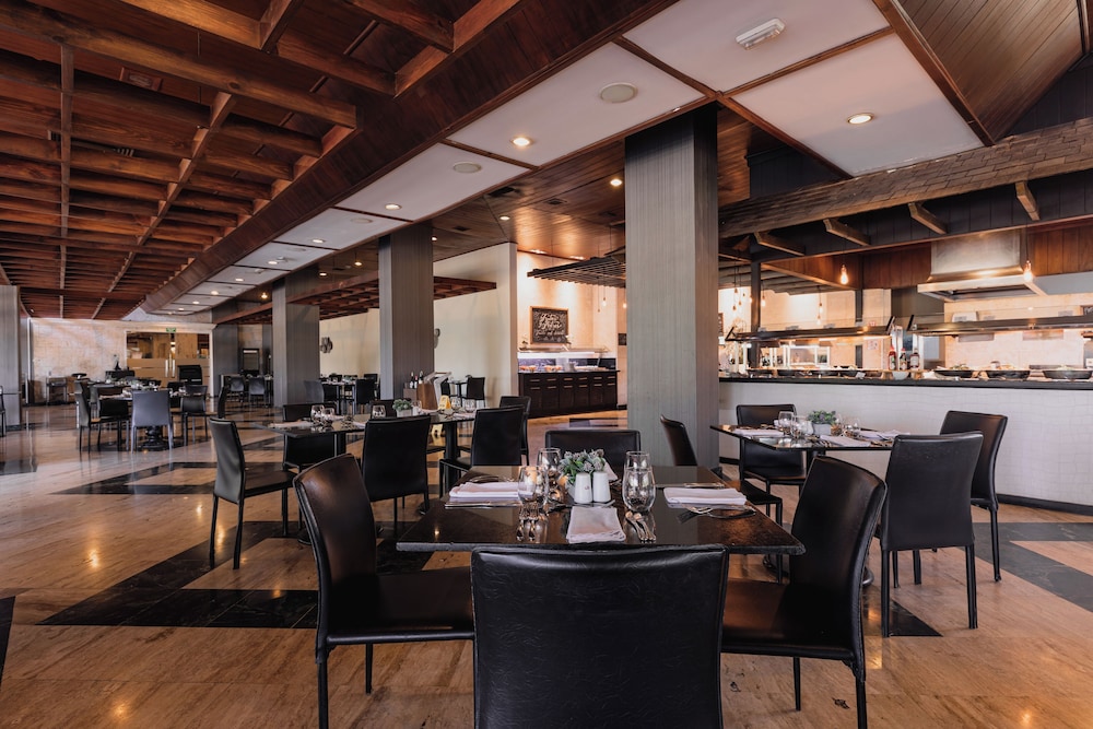 Dominican Fiesta Hotel — Restaurant & bars in Santo Domingo, Distrito Nacional