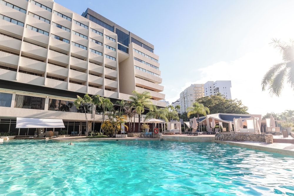 Dominican Fiesta Hotel — Swimming pool in Santo Domingo, Distrito Nacional
