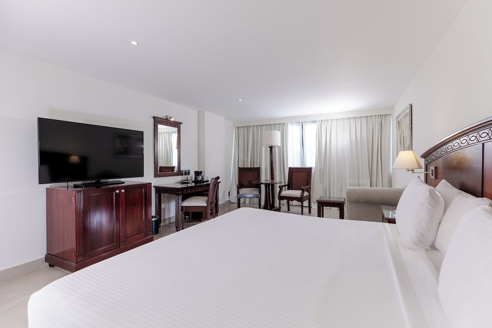 Dominican Fiesta Hotel — Hotel rooms in Santo Domingo, Distrito Nacional