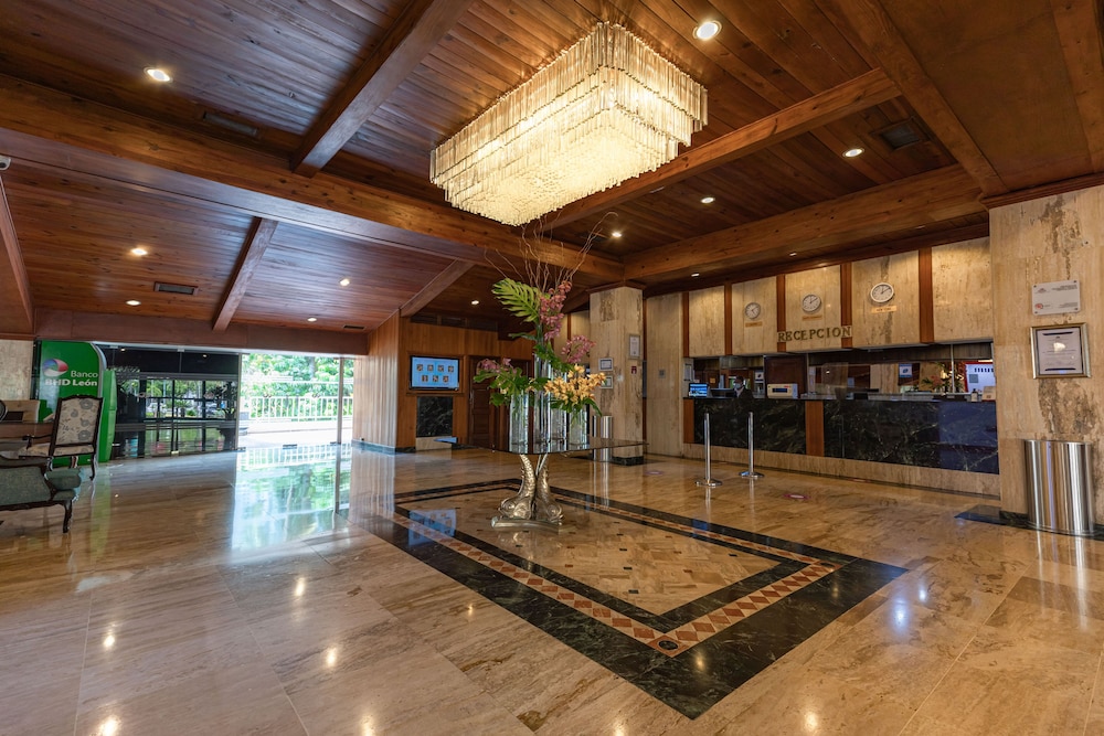 Dominican Fiesta Hotel — Hotel building in Santo Domingo, Distrito Nacional