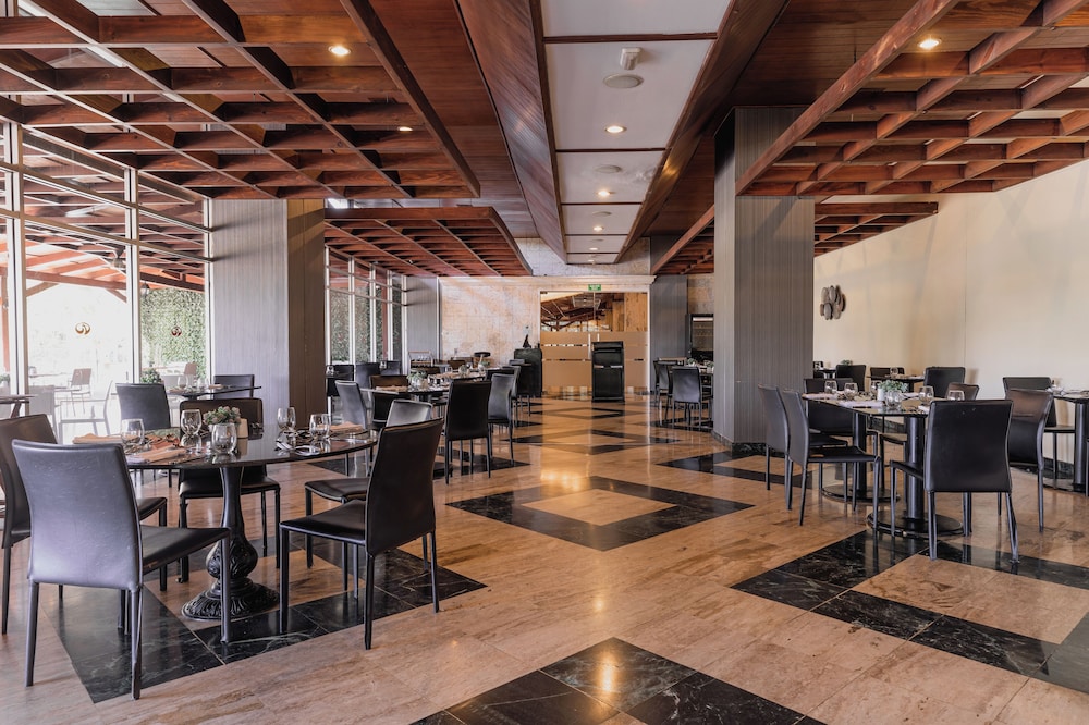 Dominican Fiesta Hotel — Restaurant & bars in Santo Domingo, Distrito Nacional