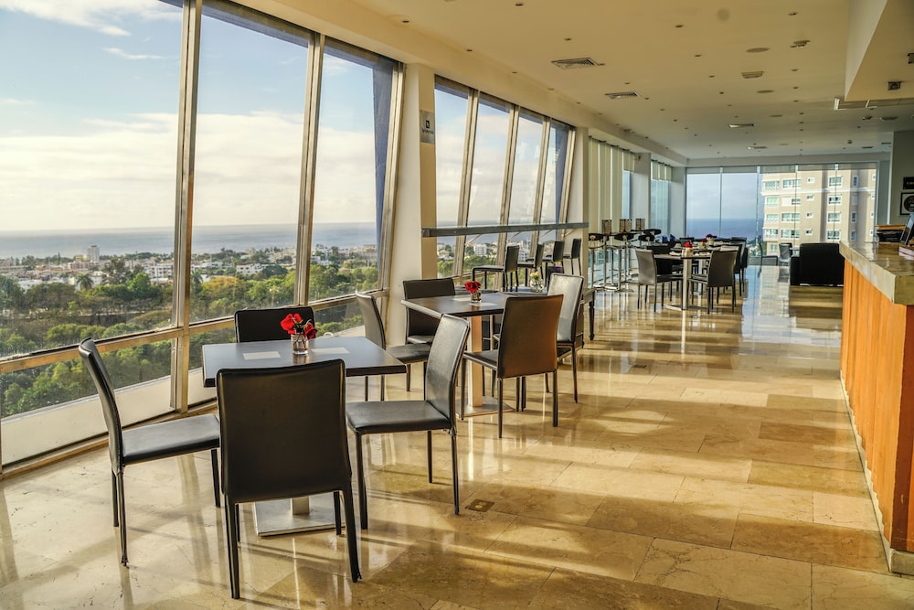Dominican Fiesta Hotel — Restaurant & bars in Santo Domingo, Distrito Nacional