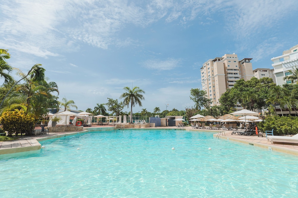 Dominican Fiesta Hotel — Swimming pool in Santo Domingo, Distrito Nacional