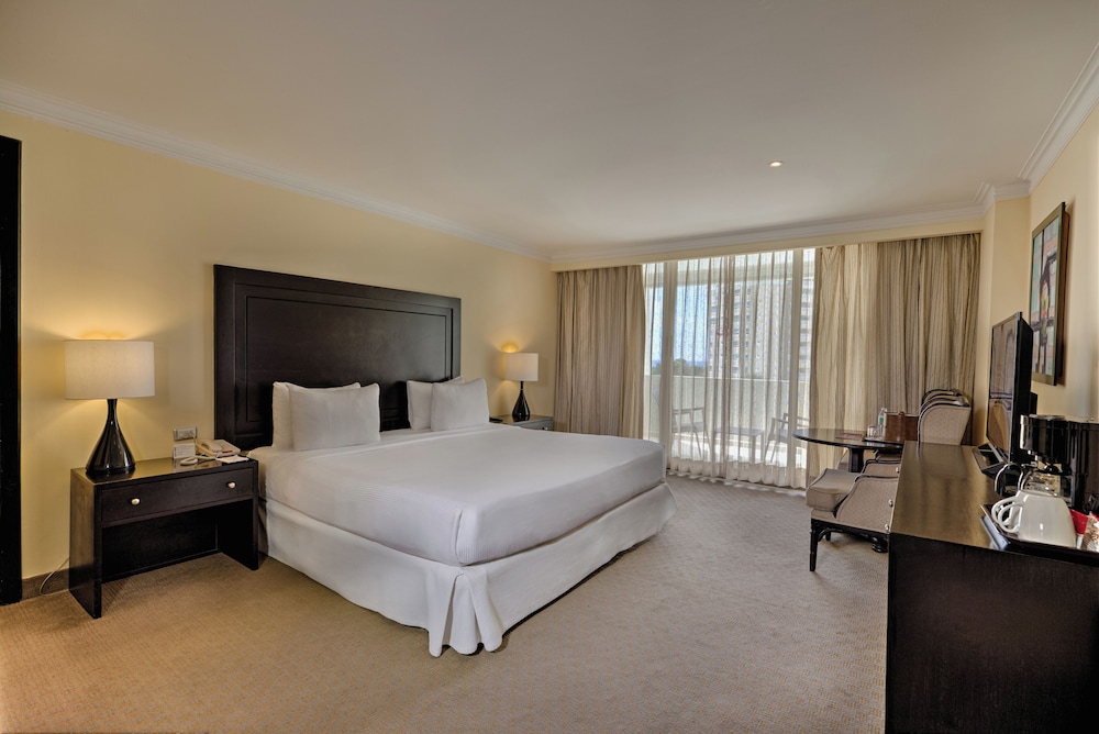 Dominican Fiesta Hotel — Hotel rooms in Santo Domingo, Distrito Nacional