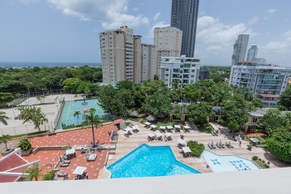 Dominican Fiesta Hotel — Swimming pool in Santo Domingo, Distrito Nacional