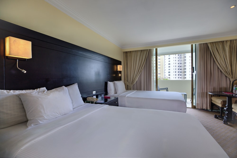Dominican Fiesta Hotel — Hotel rooms in Santo Domingo, Distrito Nacional