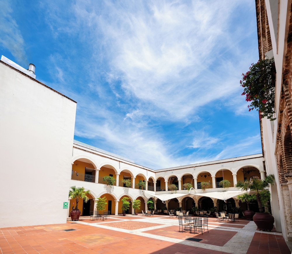 Hodelpa Nicolas de Ovando — Hotel building in Santo Domingo, Distrito Nacional