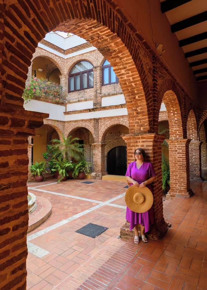 Hodelpa Nicolas de Ovando — Hotel building in Santo Domingo, Distrito Nacional