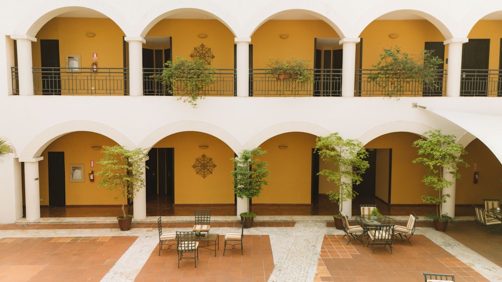 Hodelpa Nicolas de Ovando — Hotel building in Santo Domingo, Distrito Nacional