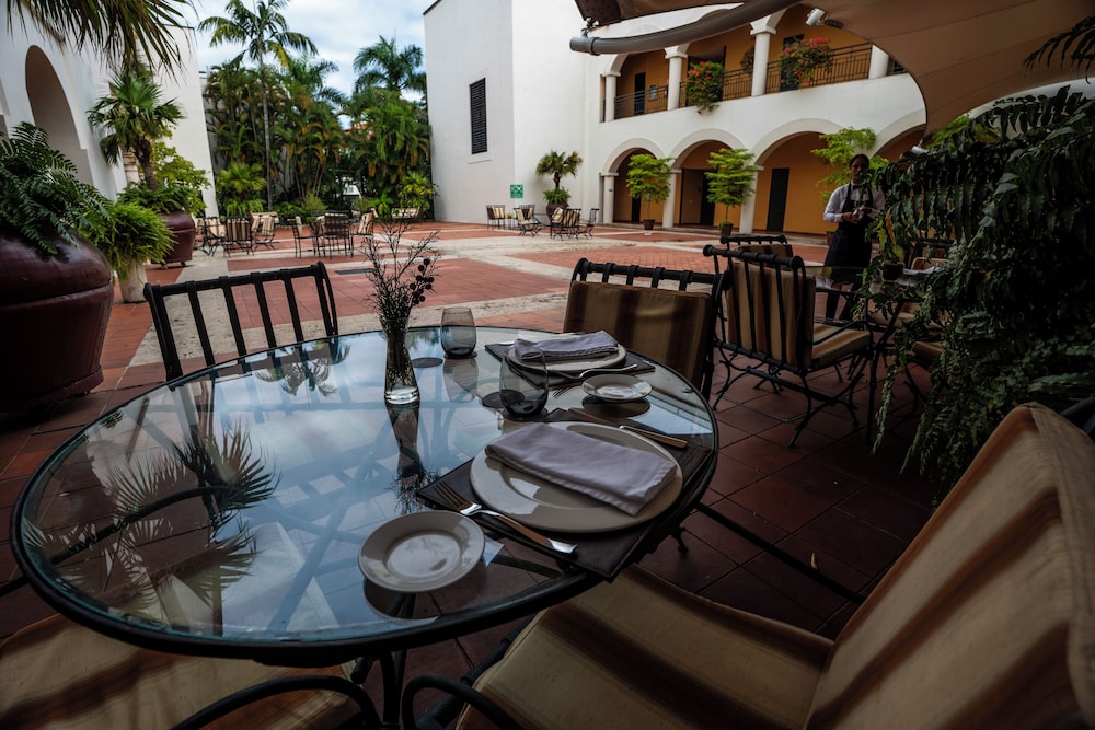 Hodelpa Nicolas de Ovando — Restaurant & bars in Santo Domingo, Distrito Nacional
