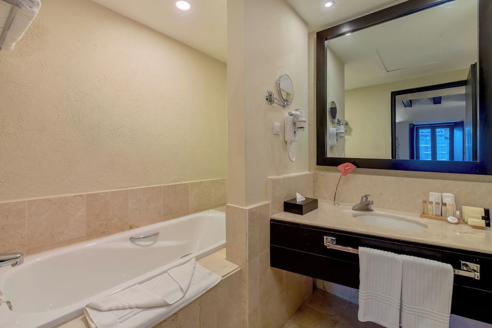Hodelpa Nicolas de Ovando — Hotel rooms in Santo Domingo, Distrito Nacional