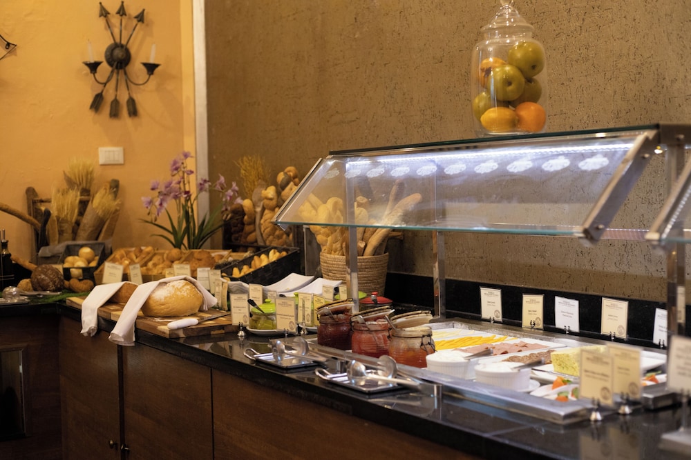 Hodelpa Nicolas de Ovando — Restaurant & bars in Santo Domingo, Distrito Nacional