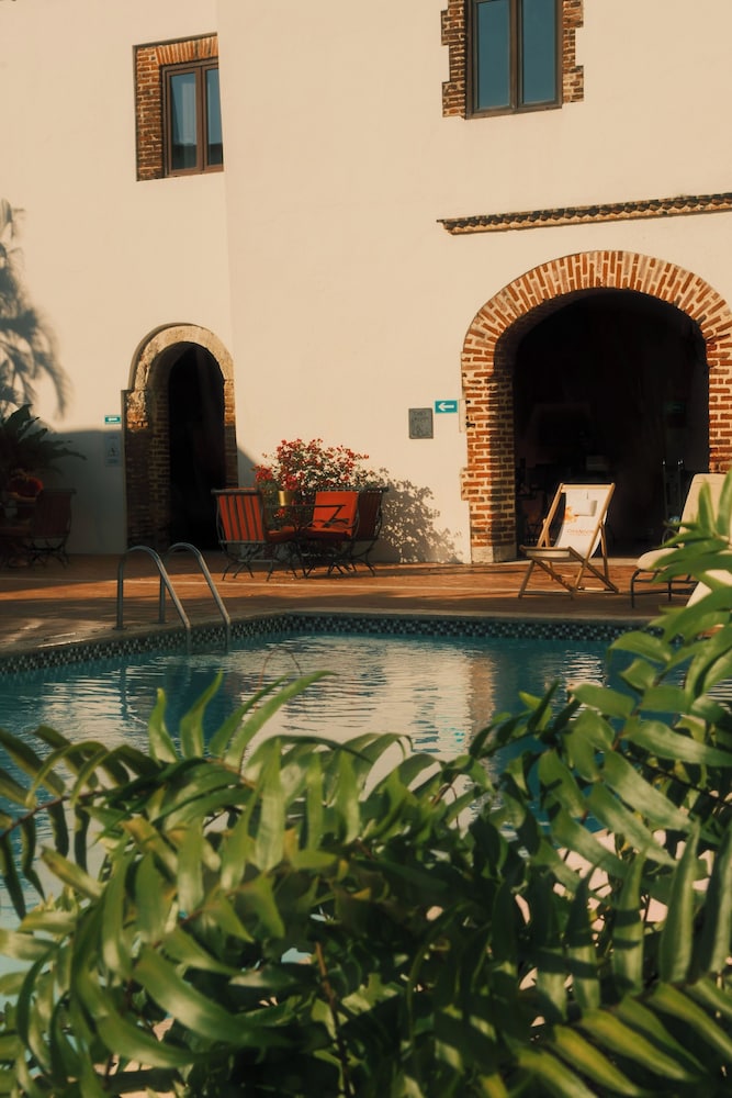 Hodelpa Nicolas de Ovando — Swimming pool in Santo Domingo, Distrito Nacional