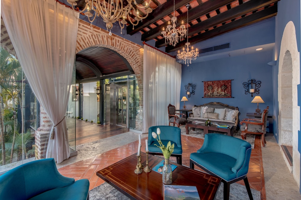 Hodelpa Nicolas de Ovando — Hotel building in Santo Domingo, Distrito Nacional