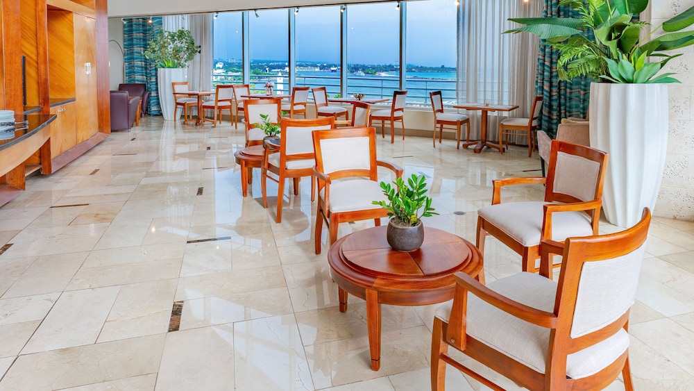 Crowne Plaza Santo Domingo by IHG — Restaurant & bars in Santo Domingo, Distrito Nacional