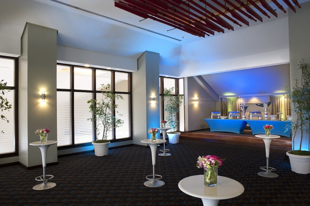 Crowne Plaza Santo Domingo by IHG — Restaurant & bars in Santo Domingo, Distrito Nacional