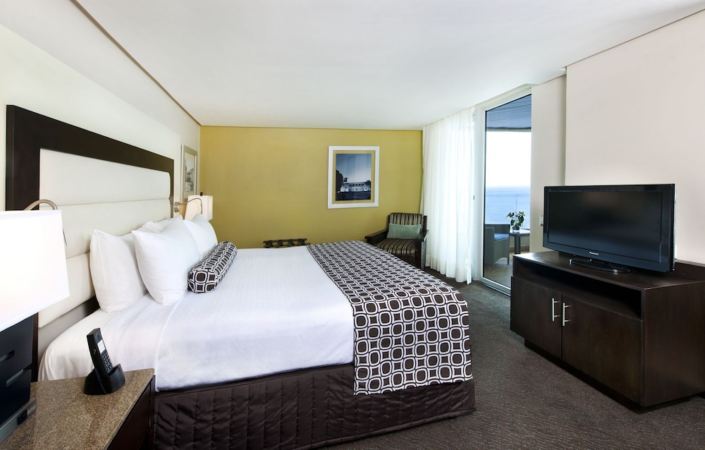 Crowne Plaza Santo Domingo by IHG — Hotel rooms in Santo Domingo, Distrito Nacional