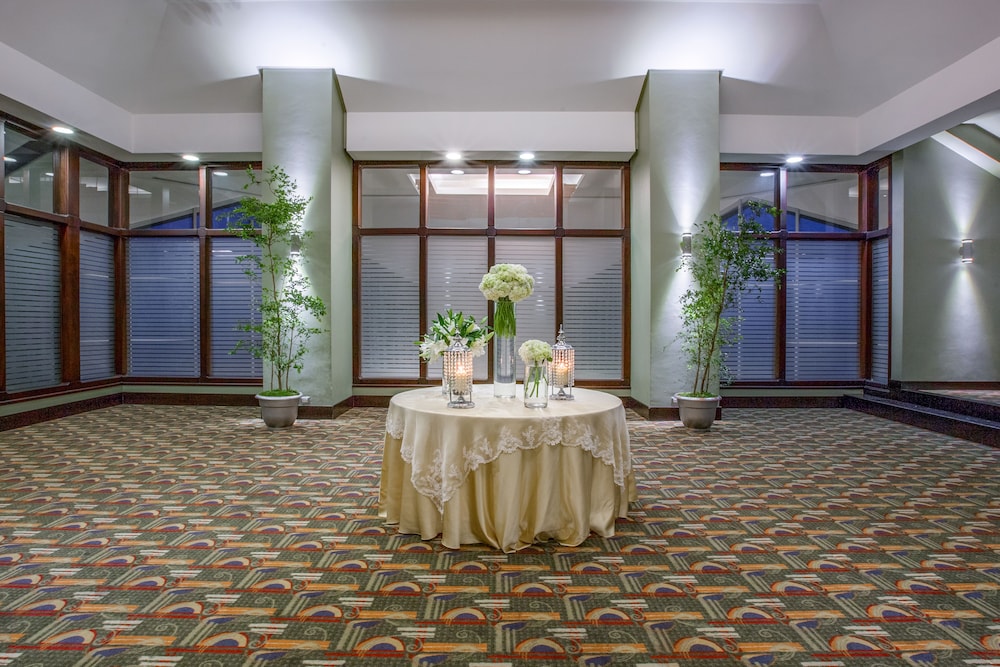Crowne Plaza Santo Domingo by IHG — Restaurant & bars in Santo Domingo, Distrito Nacional