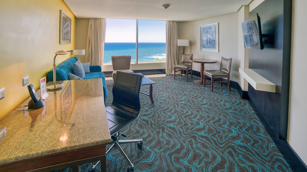 Crowne Plaza Santo Domingo by IHG — Hotel rooms in Santo Domingo, Distrito Nacional