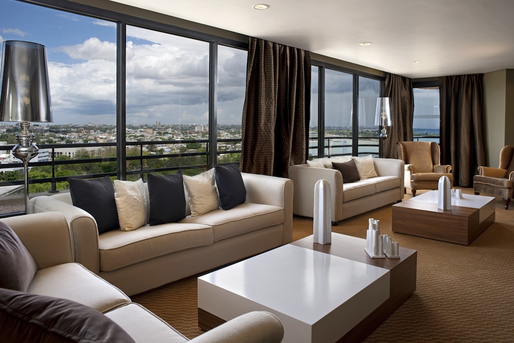 Crowne Plaza Santo Domingo by IHG — Hotel rooms in Santo Domingo, Distrito Nacional
