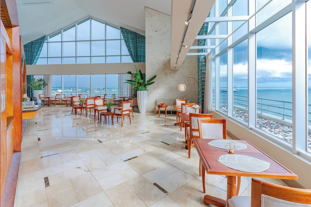 Crowne Plaza Santo Domingo by IHG — Restaurant & bars in Santo Domingo, Distrito Nacional