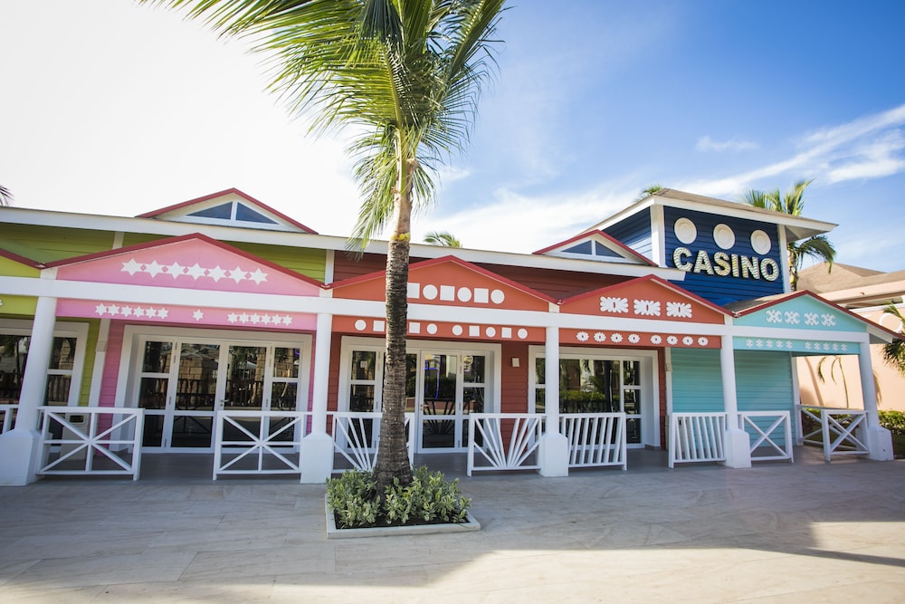 Majestic Colonial Punta Cana - All Inclusive — Hotel building in Bavaro, La Altagracia