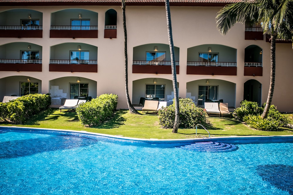 Majestic Colonial Punta Cana - All Inclusive — Hotel building in Bavaro, La Altagracia