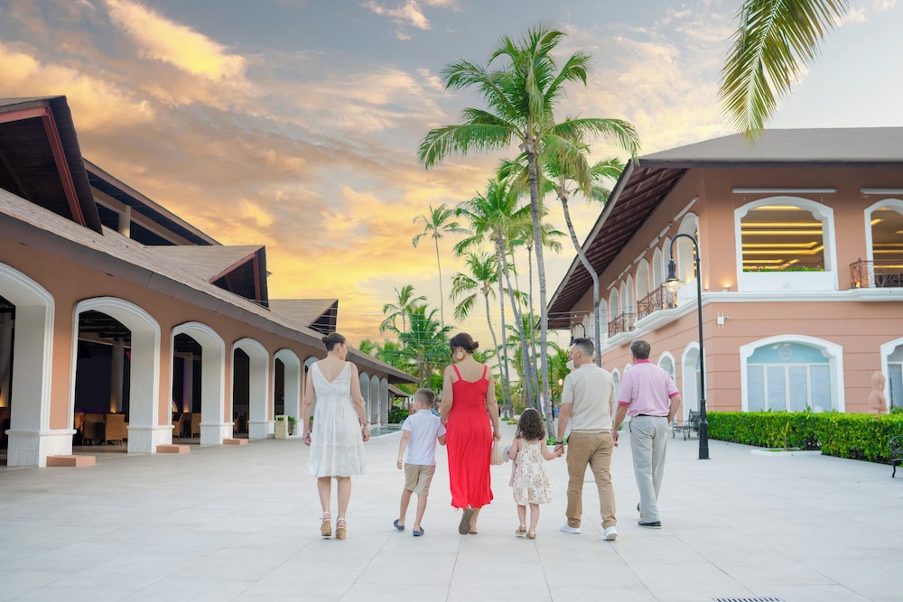 Majestic Colonial Punta Cana - All Inclusive — Hotel building in Bavaro, La Altagracia