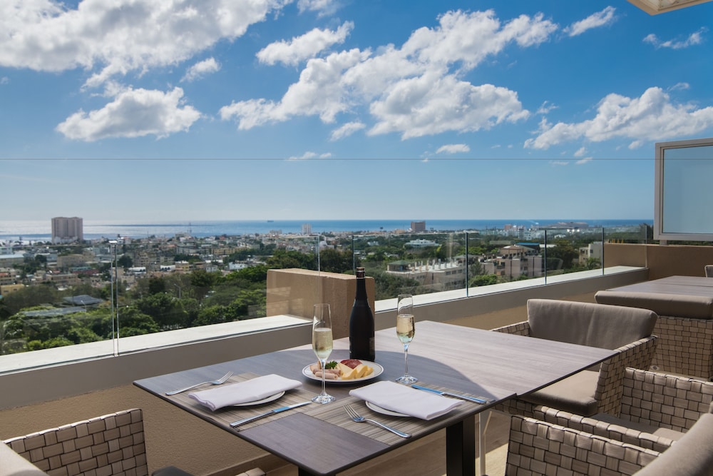 El Embajador, a Royal Hideaway Hotel — Restaurant & bars in Santo Domingo, Distrito Nacional