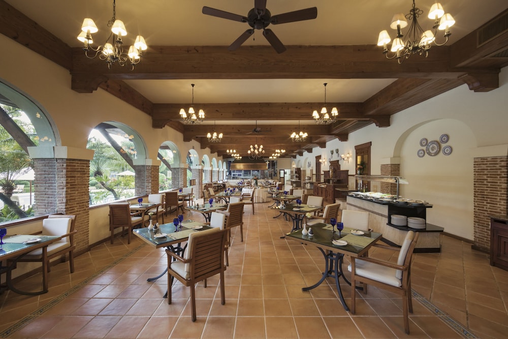 El Embajador, a Royal Hideaway Hotel — Restaurant & bars in Santo Domingo, Distrito Nacional