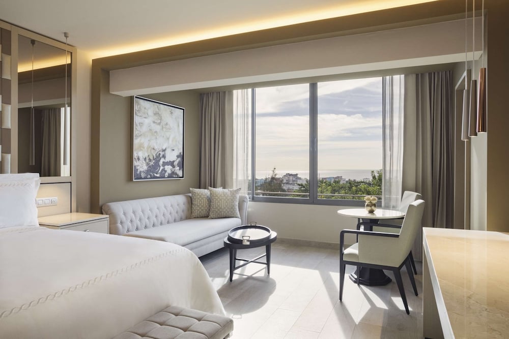 El Embajador, a Royal Hideaway Hotel — Hotel rooms in Santo Domingo, Distrito Nacional