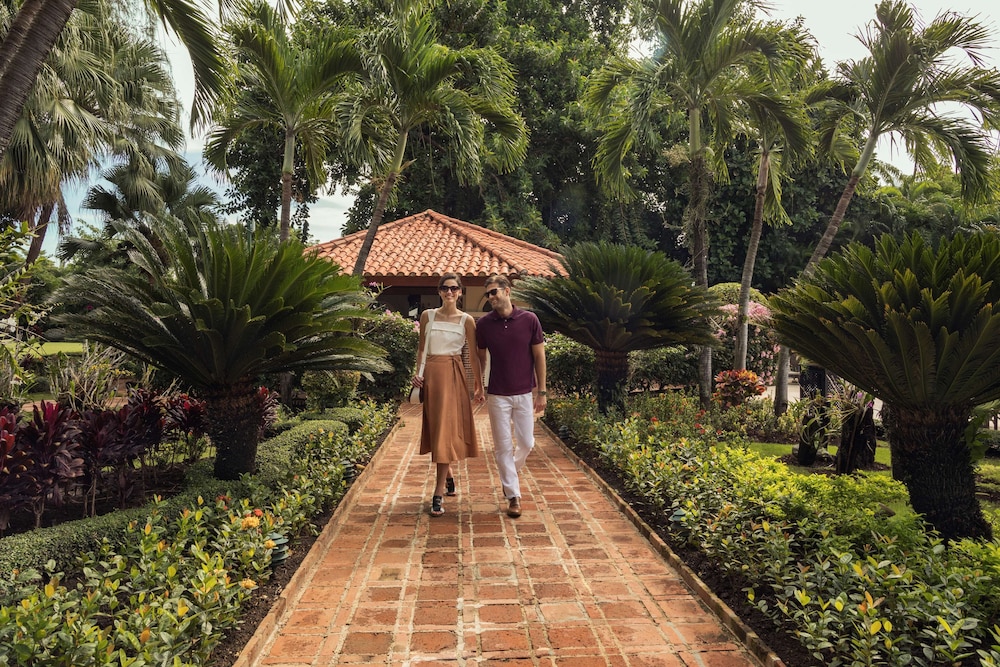 El Embajador, a Royal Hideaway Hotel — Hotel building in Santo Domingo, Distrito Nacional