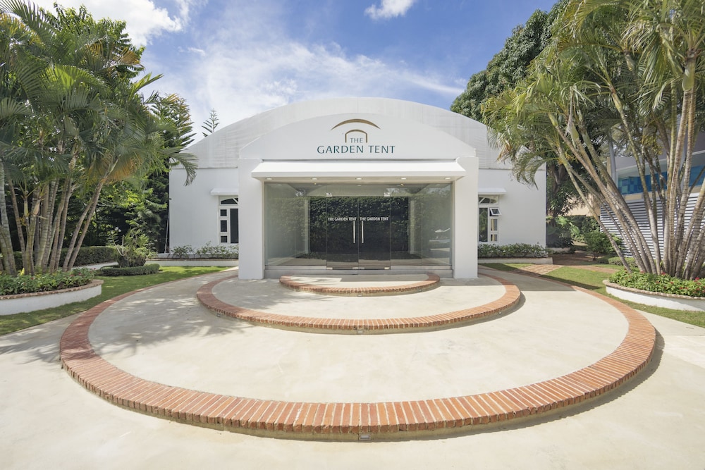 El Embajador, a Royal Hideaway Hotel — Hotel building in Santo Domingo, Distrito Nacional