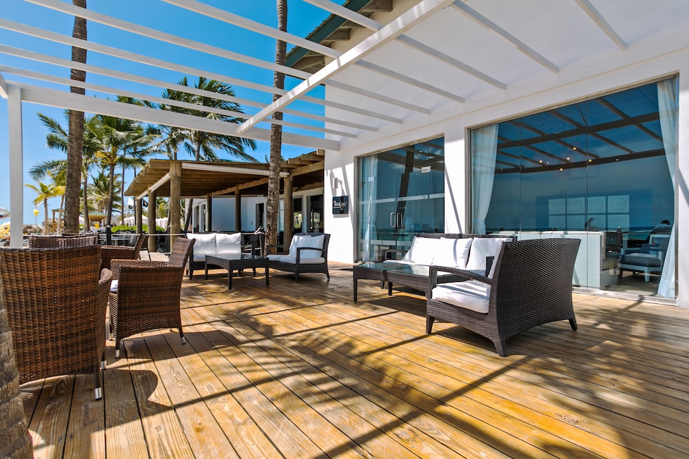 Ocean Blue & Sand Beach Resort - All Inclusive — Restaurant & bars in Bavaro, La Altagracia