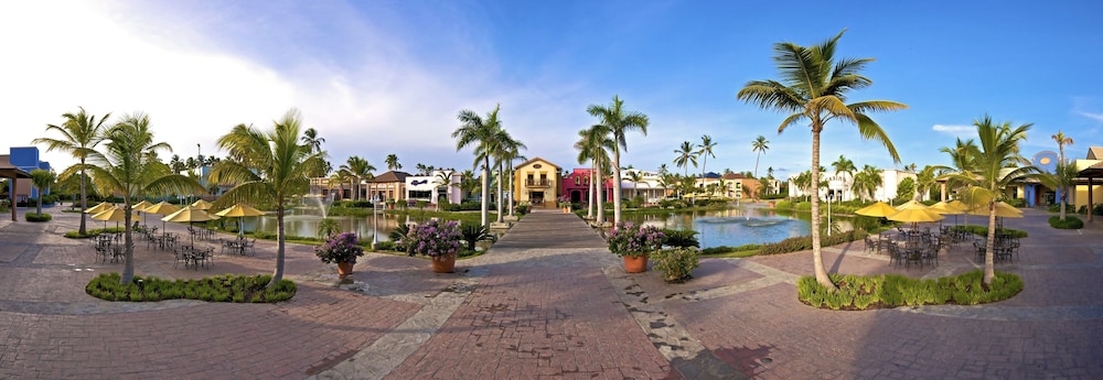 Ocean Blue & Sand Beach Resort - All Inclusive — Hotel building in Bavaro, La Altagracia