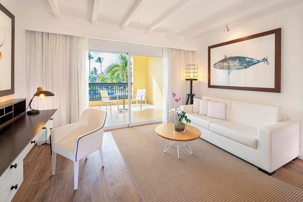 Ocean Blue & Sand Beach Resort - All Inclusive — Hotel rooms in Bavaro, La Altagracia