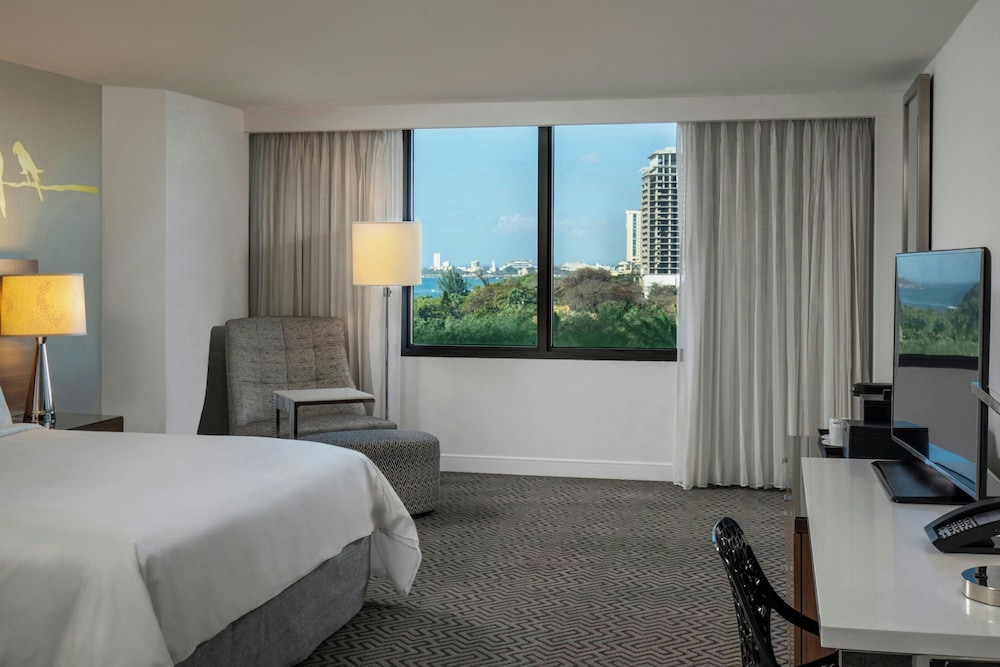 Renaissance Santo Domingo Jaragua Hotel & Casino — Hotel rooms in Santo Domingo, Distrito Nacional