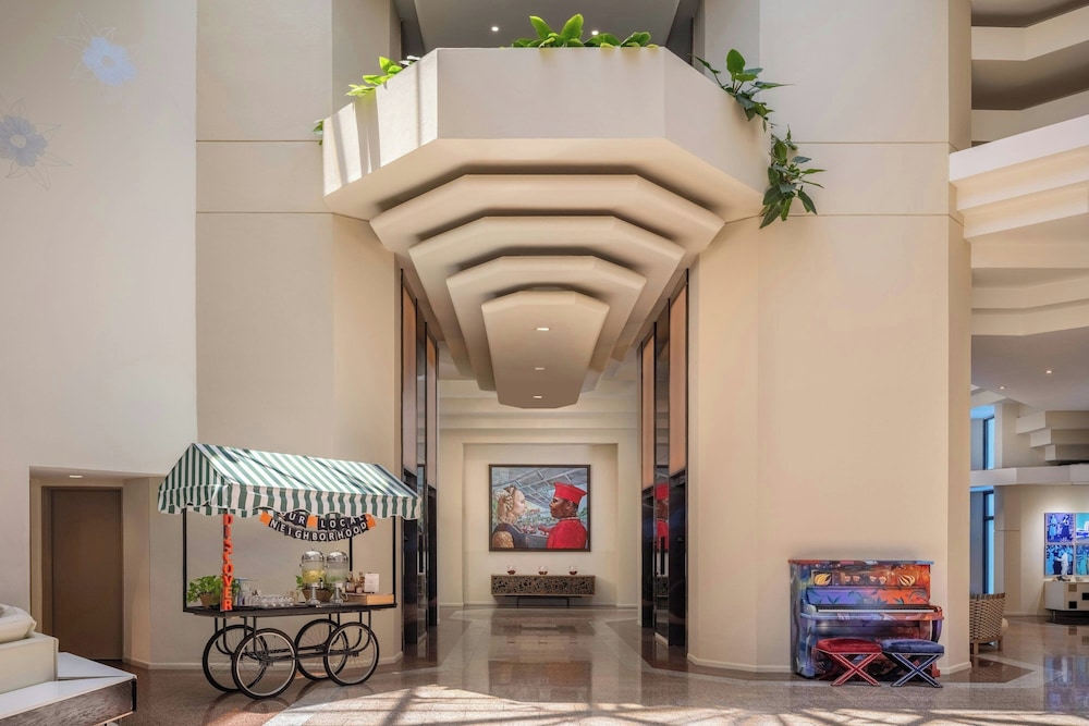 Renaissance Santo Domingo Jaragua Hotel & Casino — Hotel building in Santo Domingo, Distrito Nacional