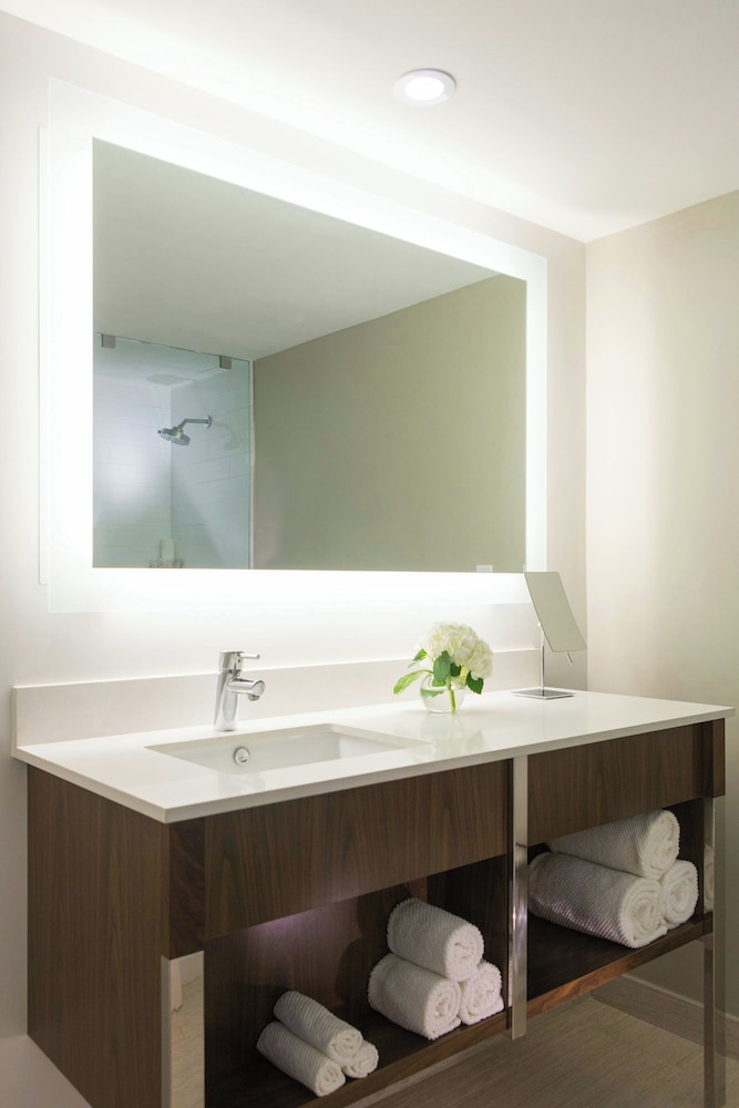 Renaissance Santo Domingo Jaragua Hotel & Casino — Hotel rooms in Santo Domingo, Distrito Nacional