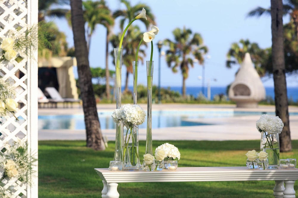 Renaissance Santo Domingo Jaragua Hotel & Casino — Swimming pool in Santo Domingo, Distrito Nacional