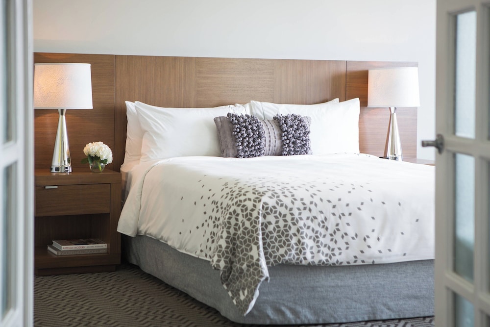 Renaissance Santo Domingo Jaragua Hotel & Casino — Hotel rooms in Santo Domingo, Distrito Nacional