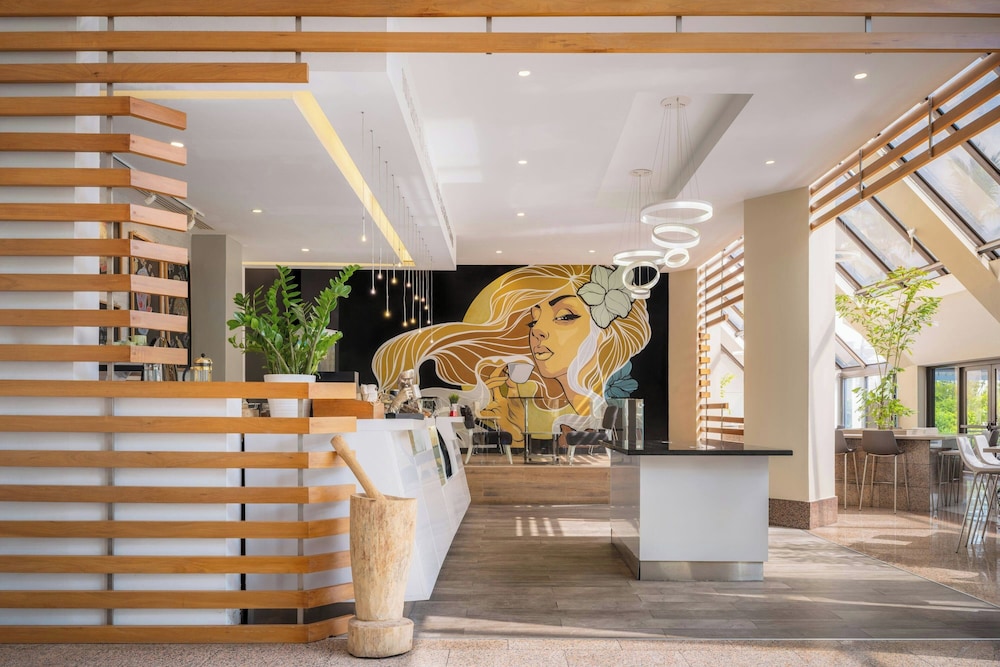 Renaissance Santo Domingo Jaragua Hotel & Casino — Restaurant & bars in Santo Domingo, Distrito Nacional