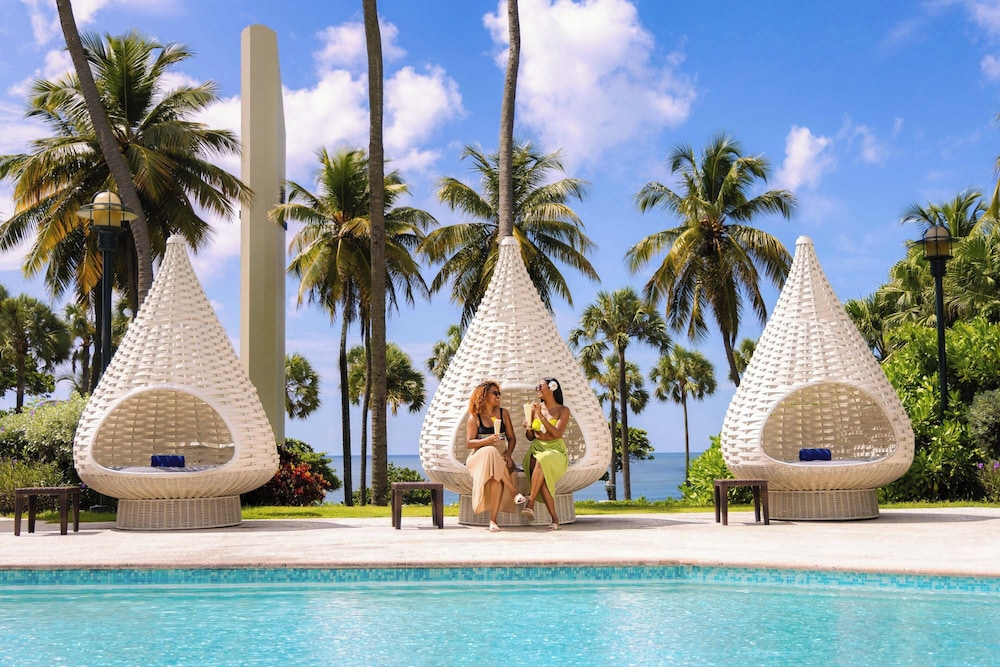 Renaissance Santo Domingo Jaragua Hotel & Casino — Swimming pool in Santo Domingo, Distrito Nacional