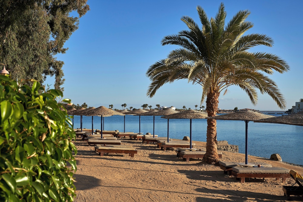 Sultan Bey Hotel — Beach in El Gouna, Red Sea