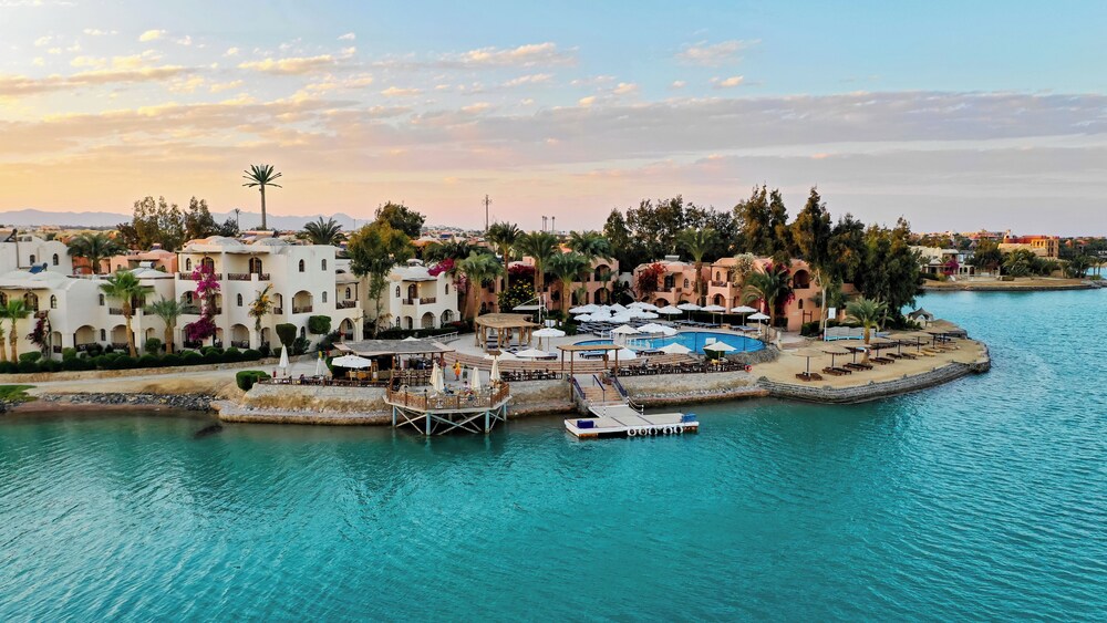 Sultan Bey Hotel — Hotel building in El Gouna, Red Sea