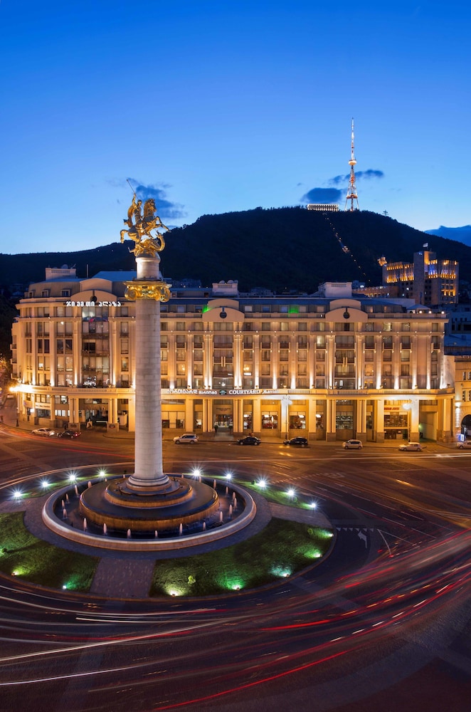 Courtyard by Marriott Tbilisi - zdjęcie 2