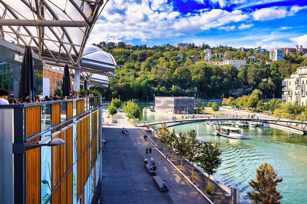Novotel Lyon Centre Confluence Bord de Saone - zdjęcie 3