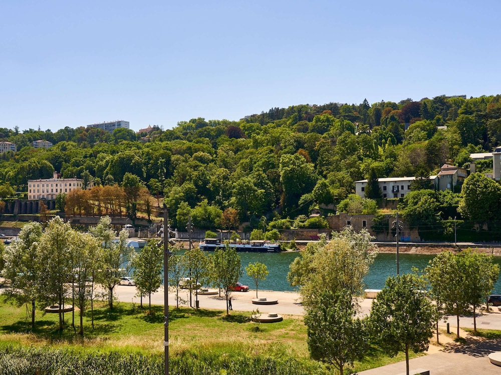 Novotel Lyon Centre Confluence Bord de Saone - zdjęcie 2